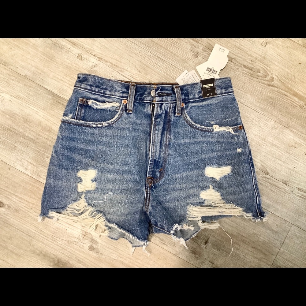 Demi Moore shorts